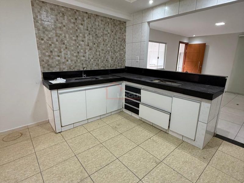 ALUGA-SE APARTAMENTO BAIRRO COLINA EM MANHUAÇU (2)